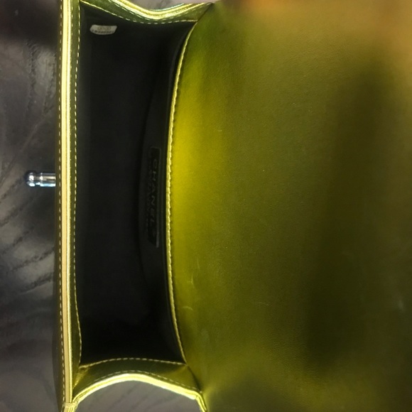 Chanel 14S Yellow Metallic Patent Leather Boy - Picture 4 of 11